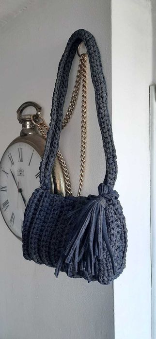 Mala azul em trapilho