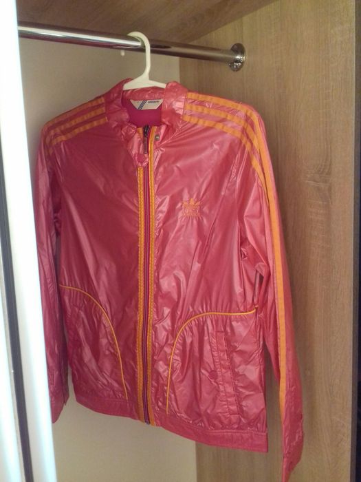 Курточка adidas ,весна