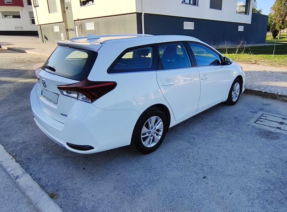Toyota Auris Touring Sports 1.6 D-4D | 112 CV | CarPlay + Android Auto — photo 4