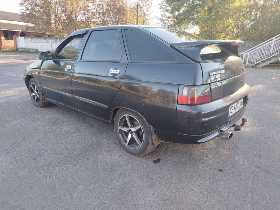 Автомобіль ваз2112