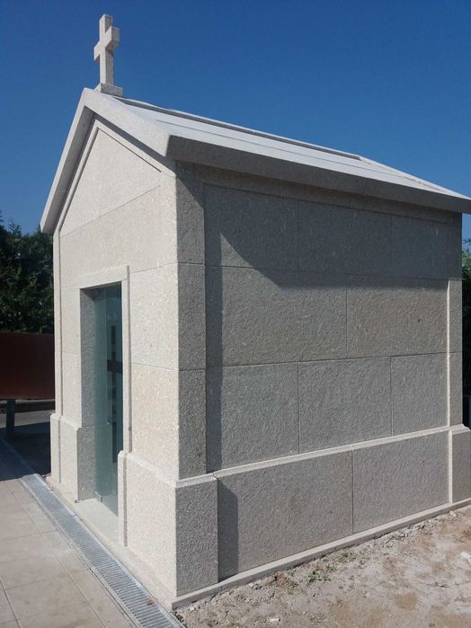 Capela Jazigo em Granito