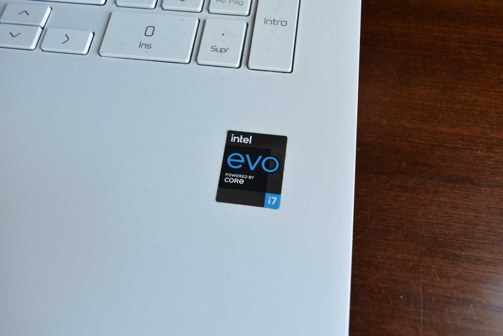 Portátil LG gram 17" ultrafino 17Z90P, i7 2.7 GHz, 1TB NVMe, 16 GB RAM