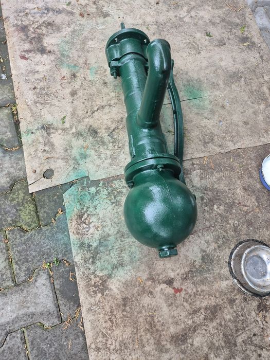 Sorzedam pompę żeliwną.
