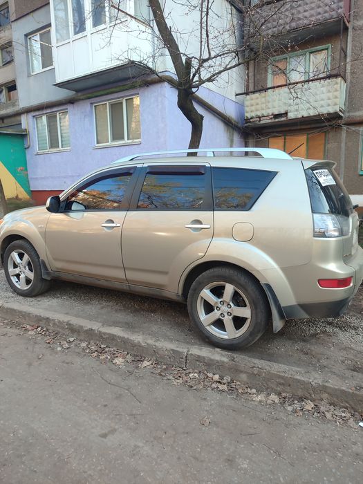 Продам Mitsubishi Outlander XL