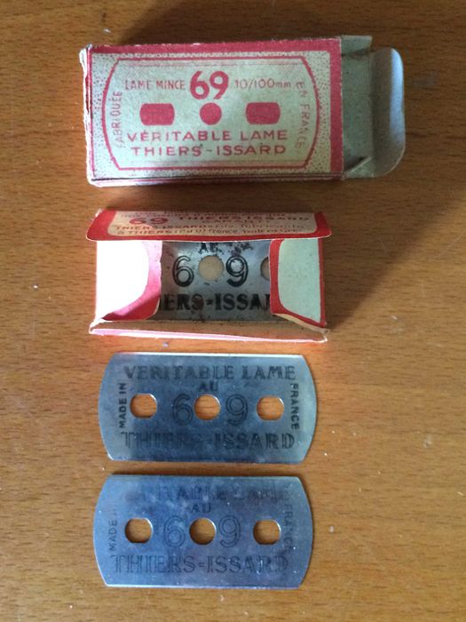 Máquina de barbear de viagem SOS