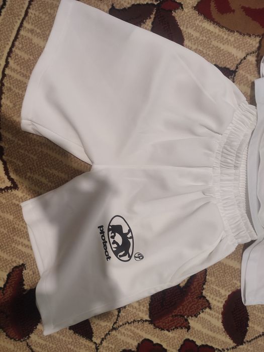 Продам шорты и футболку