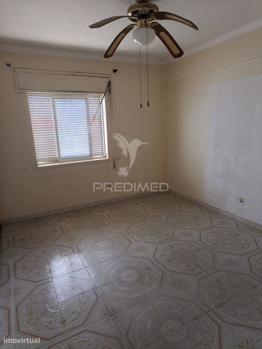 Apartamento T4 no Bairro dos Assentos