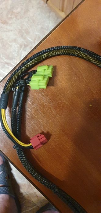 Продам блок питания  Gamemax 700w в хорошем рабочем состоянии.