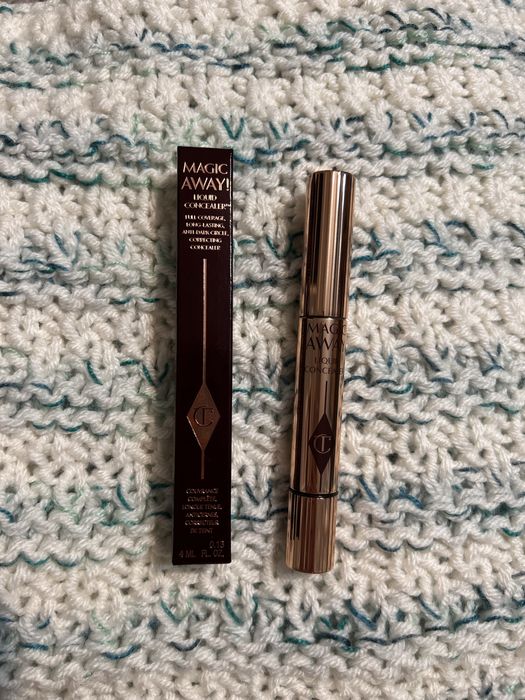Charlotte Tilbury Nowy! Magic Away Liquid Concealer korektor pod oczy