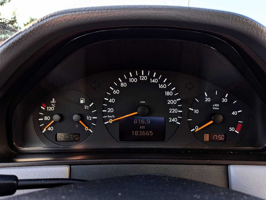 Mercedes W210 E220