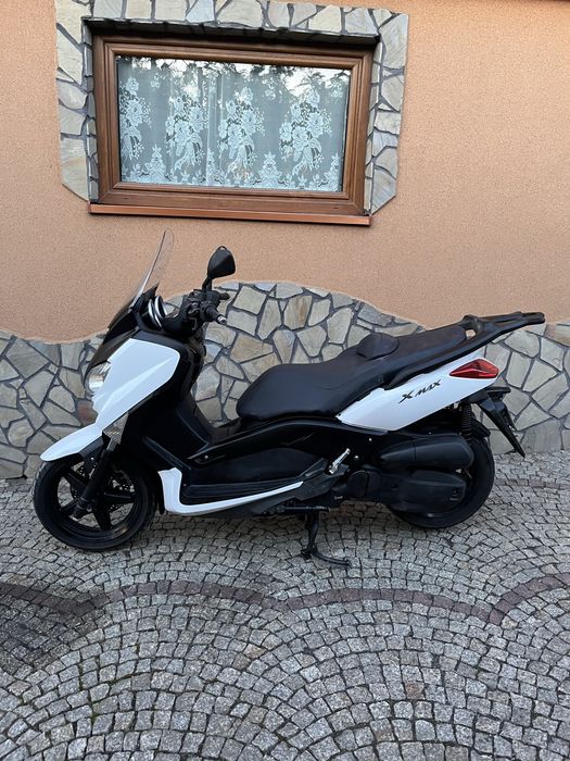 Yamaha X-max 125