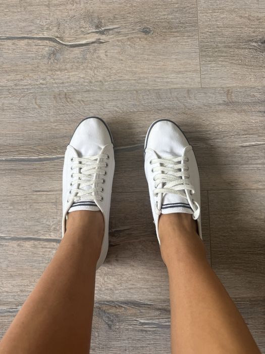 Мокасины, кеды белые