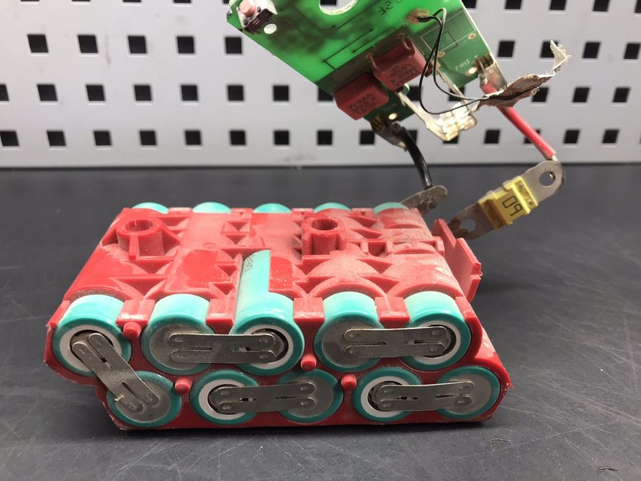 Ремонт перепаковка акумуляторів.