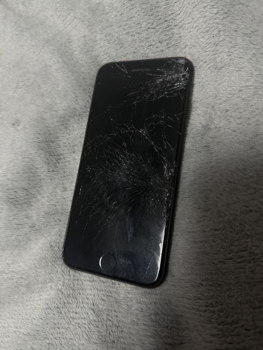 Продам Iphone 7 32 GB