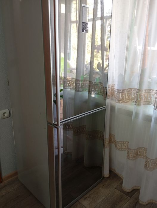 Продам холодильник