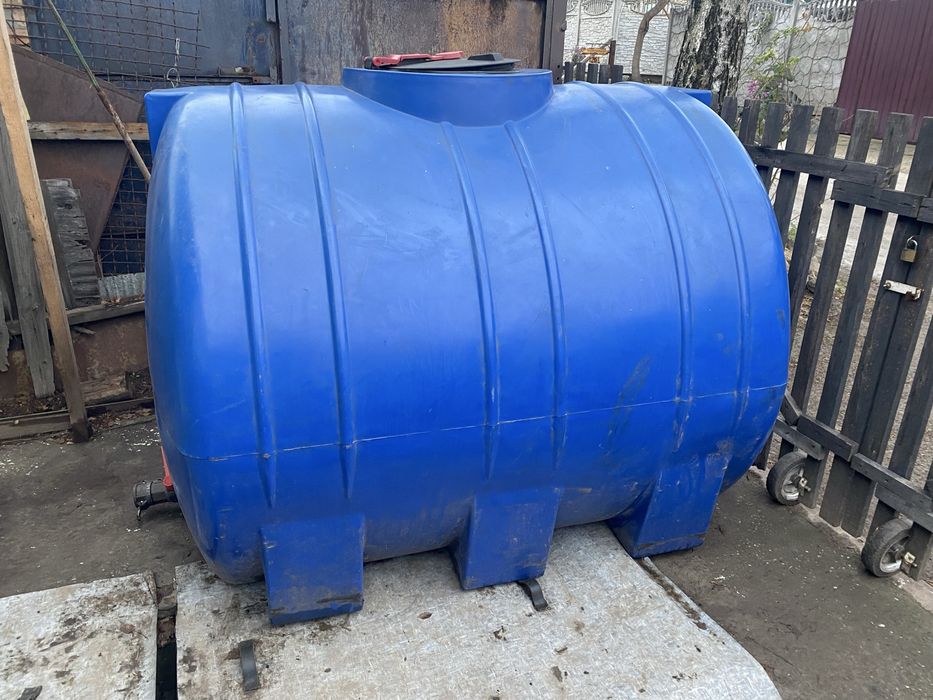 Бочка 3000л пластик с краном