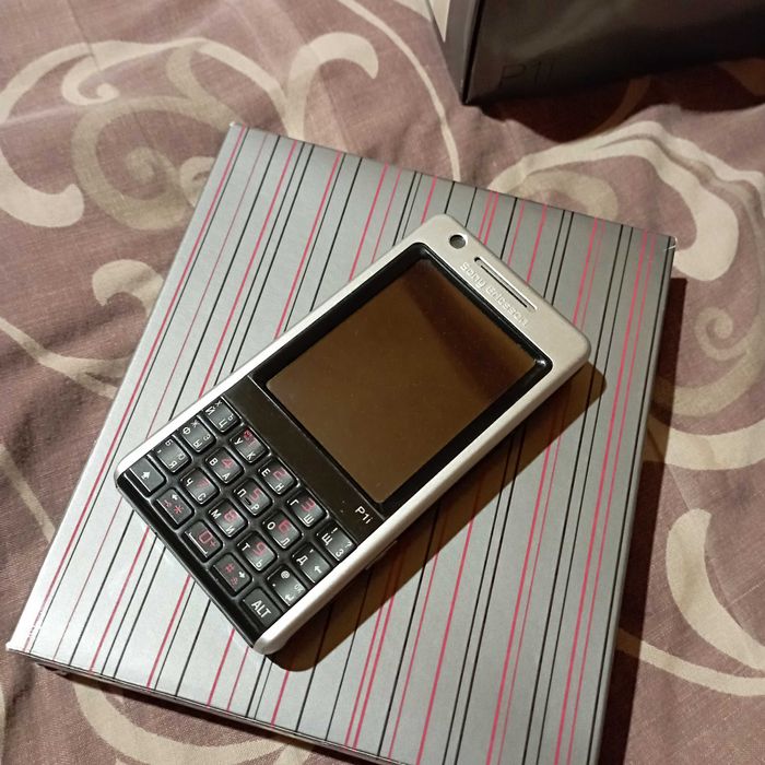 Карманный коммуникатор КПК Sony Ericsson P1i