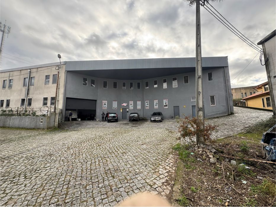 Arrendo armazem 640m2