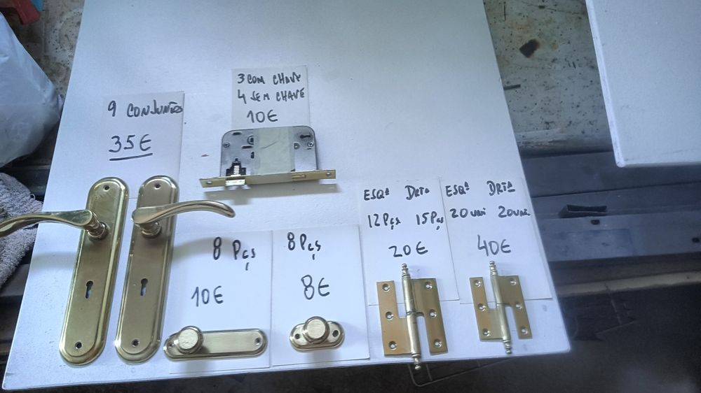 Puxadores varios os (9 conjuntos 35€ ja foram vendidos)