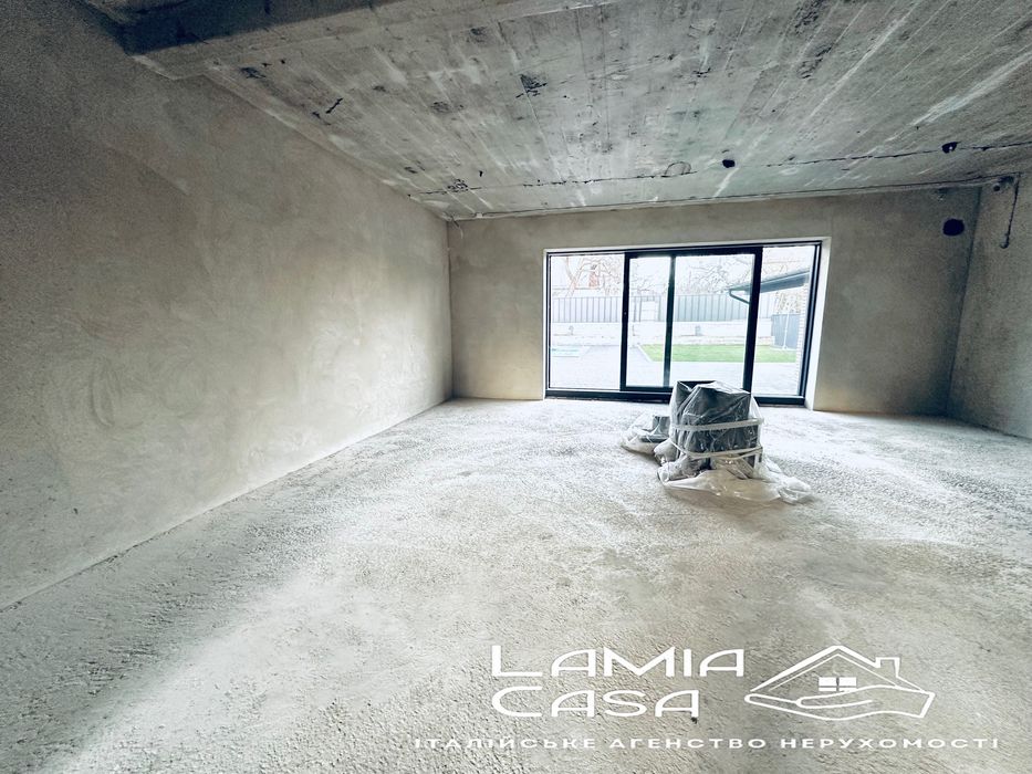 Продаж котеджу з басейном . Ближня роша