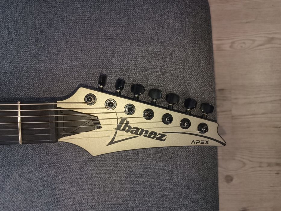 Gitara elektryczna Ibanez Apex 30