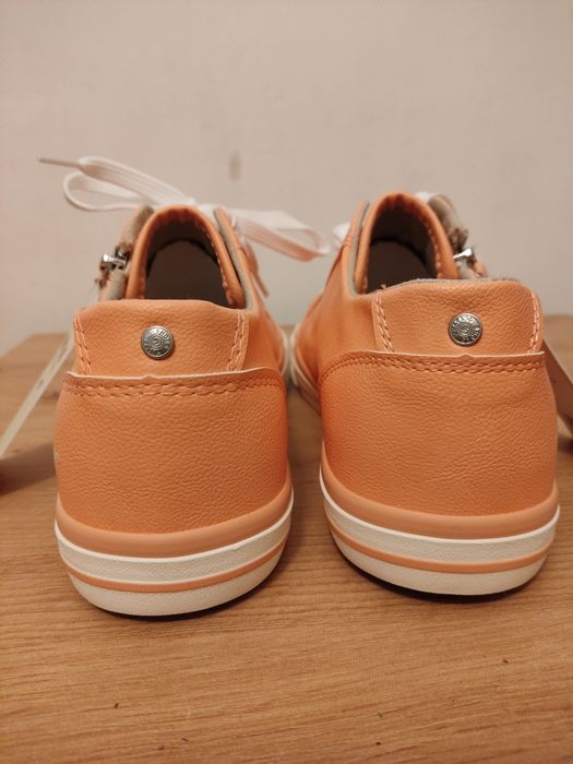 NOWE buty MUSTANG rozmiar 41