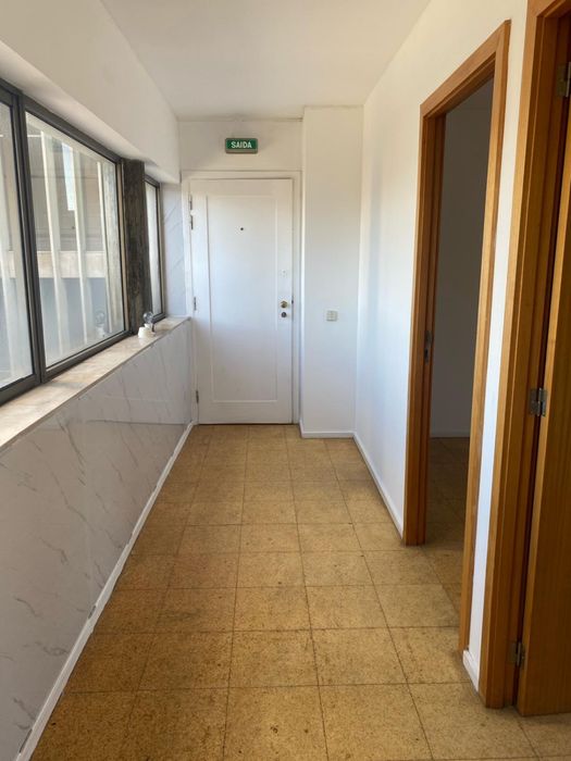 Aluga-se Escritório