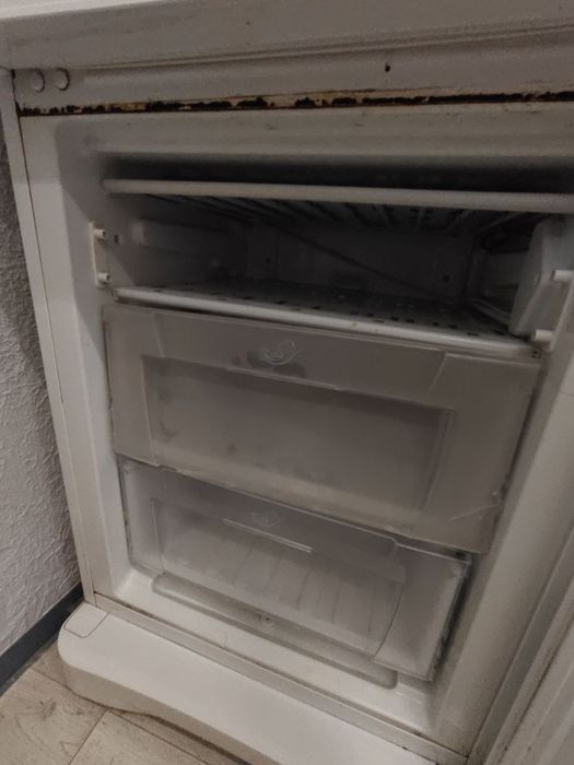 Продам холодильник indesit 185 см