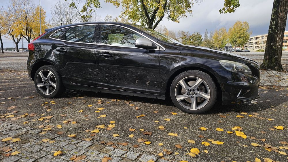 Volvo V40 D4 R-Design