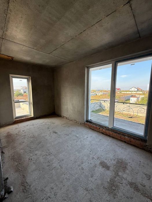 Продаж будинку -двояна