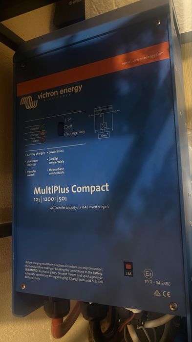 Інвертор Victron MultiPlus Compact 12/1200/50, 12В, 1 кВт, 50А заряд