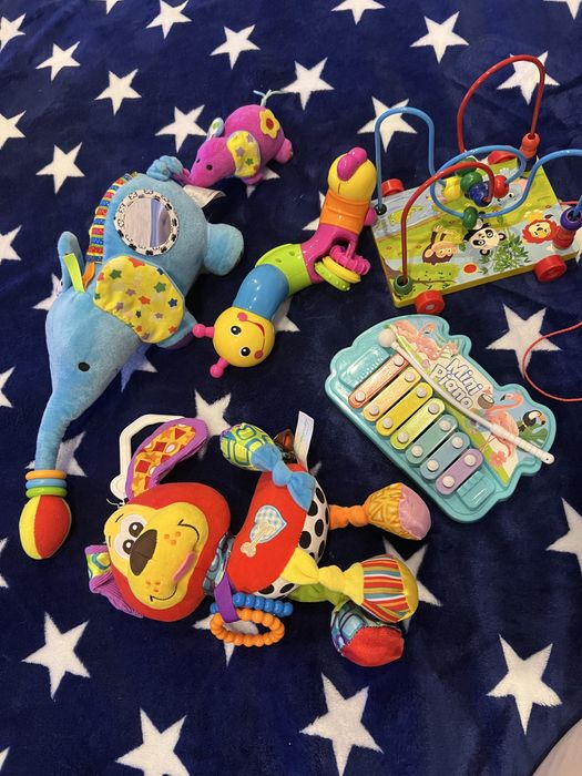 Продам лот развиваюших игрушек