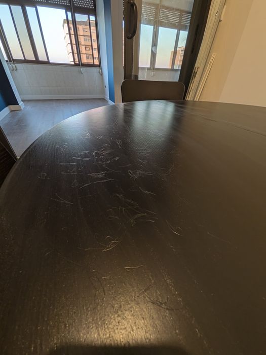 Mesa de jantar com 4 cadeiras