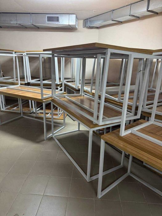 столи стільці шафи в кількості готовий офіс