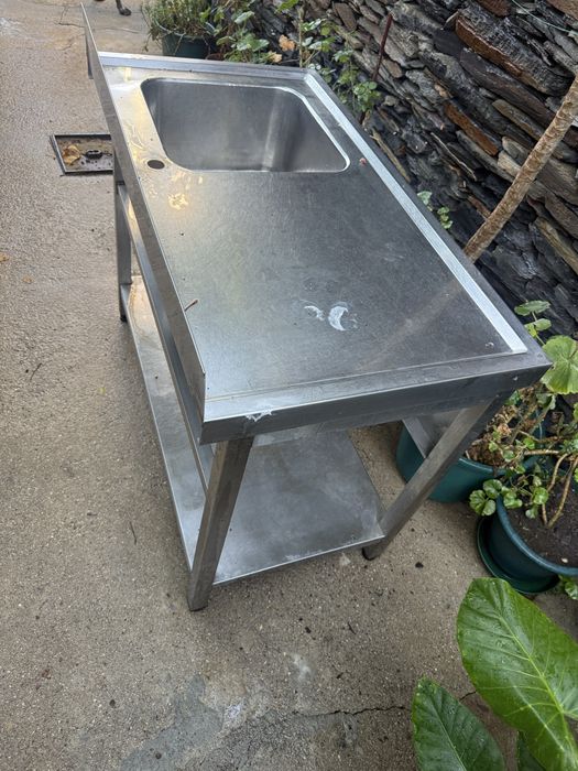 Bancada compia de cozinha