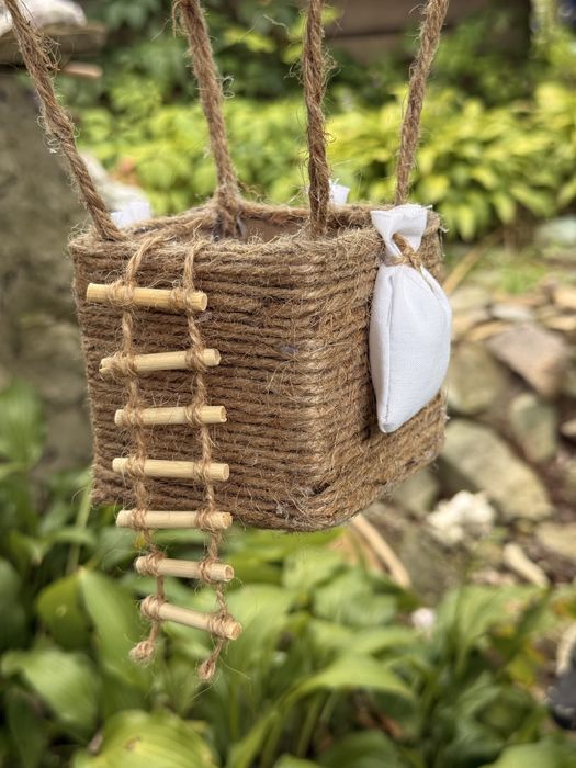 Повітряна куля для інтерʼєру кавʼярні.