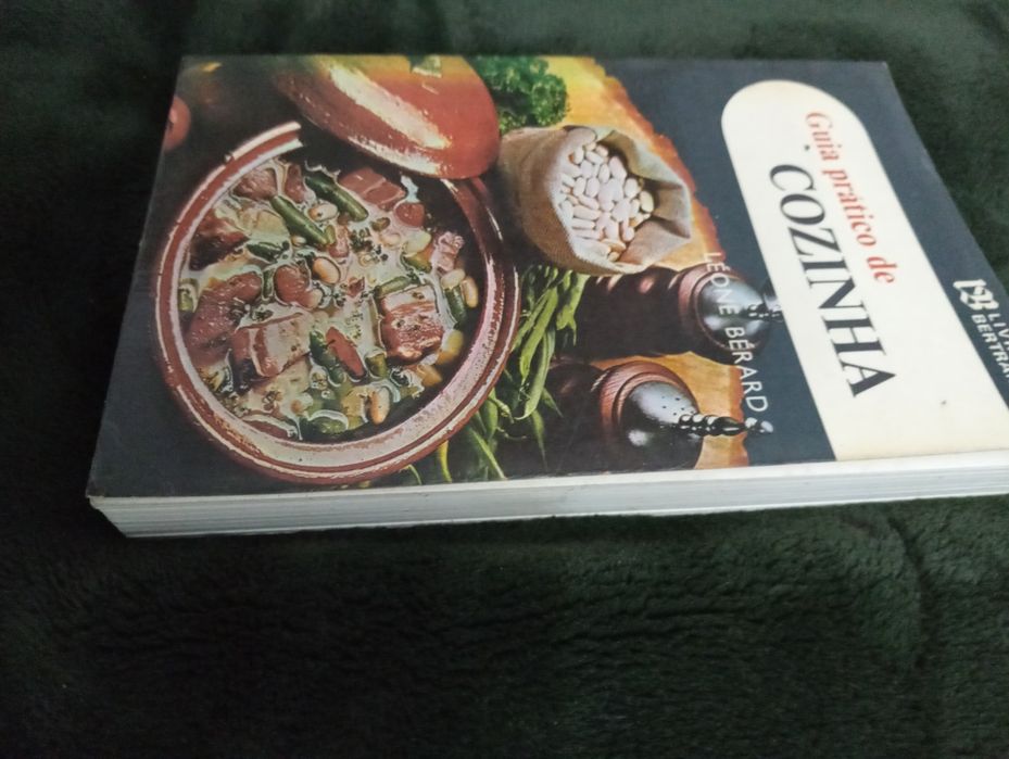 Guia prático de cozinha, Bérard, Léone -Bertrand, 1977  Como novo