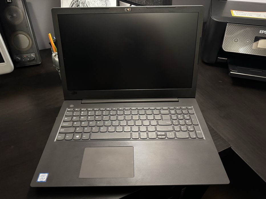 Laptop Lenowo V130-15IKB 8GB RAM 256GB SSD