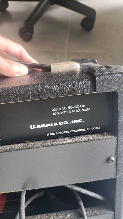 Guitarra Eletrica Maison + Amplificador 30w + Pedaleira de Efeitos Behringuer V-Amp2