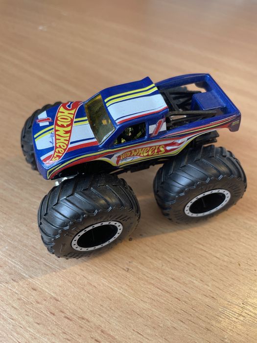 Ждип Hotwheels