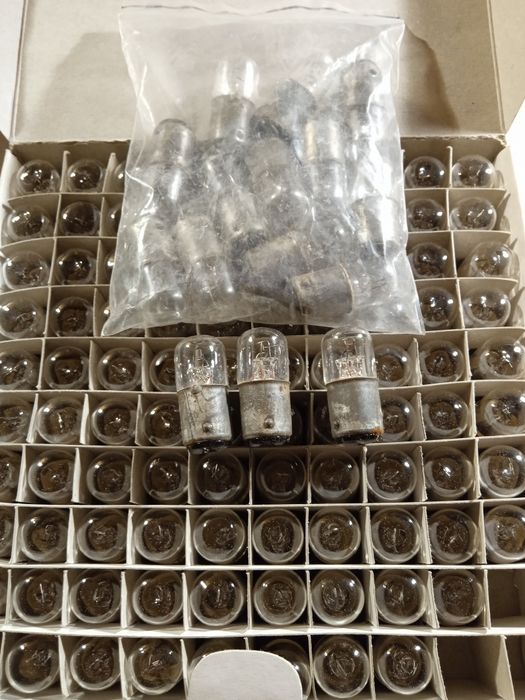 Лампа на шахтерский фонарь 3.75v,a татже и другие.Цены в описании.