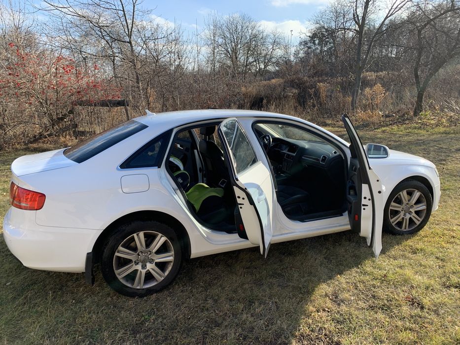 Audi a4 2011 года, без аварій. Офіціал. Бралась в Україні.