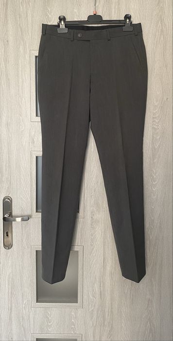Garnitur męski Angelo Litrico Slim Fit r. M