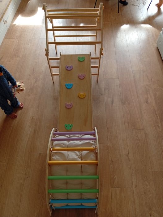 Conjunto de Escalada Montessori (Pikler, rampa e balancim com almofada)