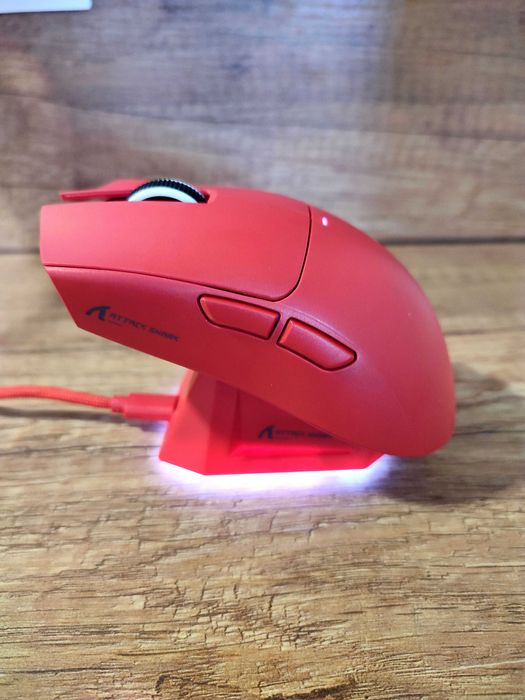 Myszka bezprzewodowa gamingowa Attack Shark X11 ze stacją dokującą RED