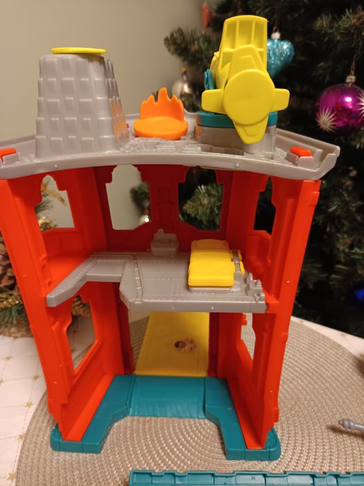 Zestaw Play-doh remiza strażacka