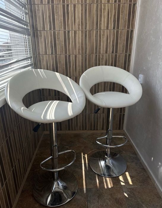 Продам барні стільці