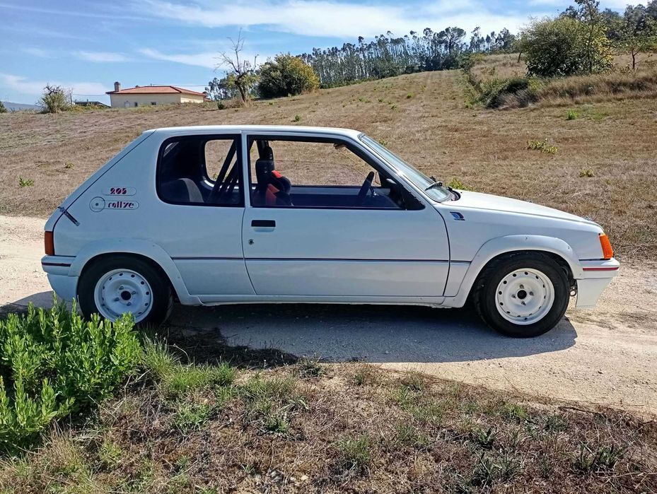 Peugeot 205 Rallye Réplica/Competição