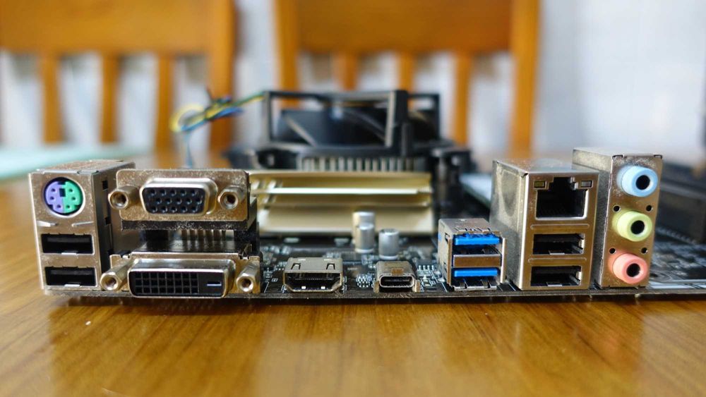 Motherboard Asus 150-Pro/ Processador Intel