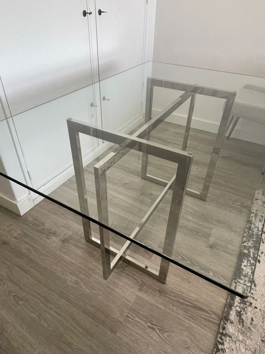 Mesa de vidro elegante e moderna para sala de jantar